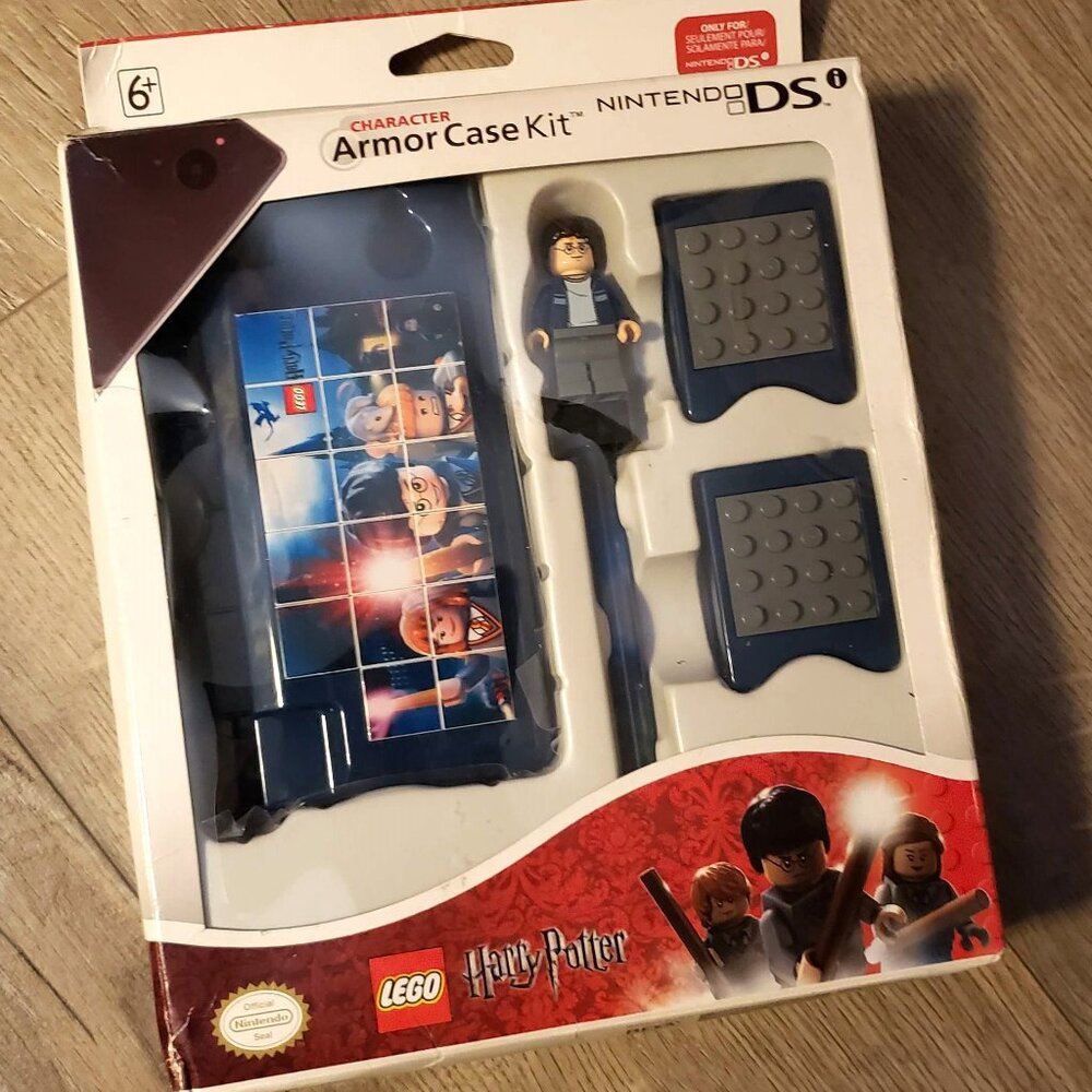 NIB Nintendo DSI Character Armor Case Kit - Harry Potter 🧙🏻‍♂️